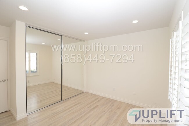 Building Photo - 2 BED 2 BATH CONDO WITH BONUS ROOM IN THE ...