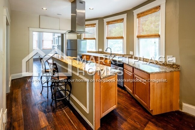 Building Photo - 2922 Hackberry St