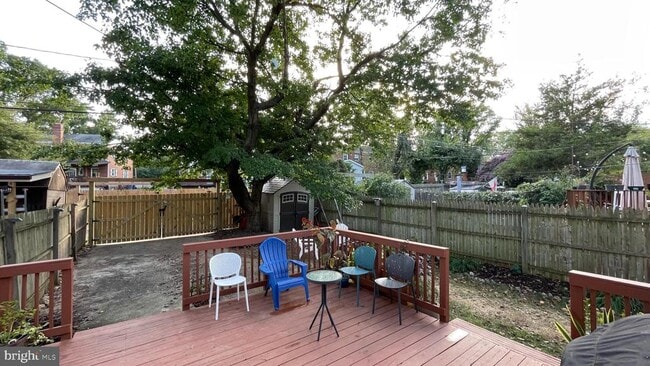 Building Photo - 2221 Arlington Terrace