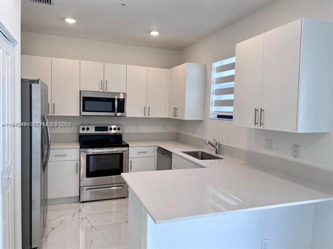 Building Photo - 15903 SW 2nd Dr