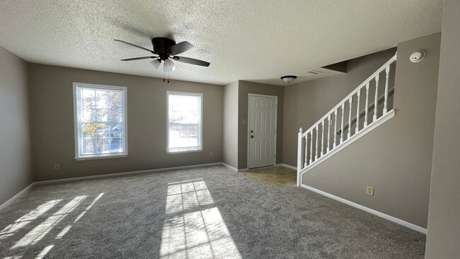 Building Photo - 3 Bedroom, 2.5 Bath Home Located in South Lafayette
