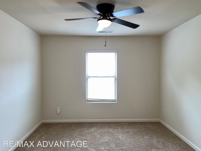 Building Photo - 4 br, 2.5 bath House - 2700 Feldspar Way