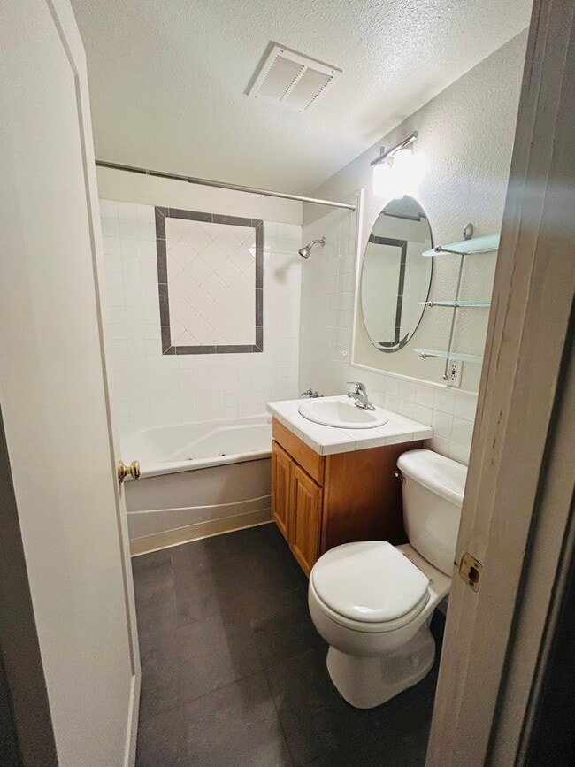 Building Photo - Charming 2 Bedroom House with Fenced Yard in Fairmount Park Neighborhood