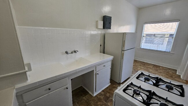 Building Photo - 4530 Normandie Ave