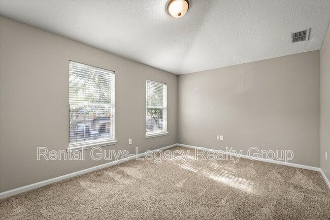 Building Photo - 13354 Solar Dr