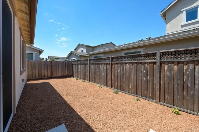 Building Photo - Stunning 4 Bedrooms 3.5 Bathrooms Two Story Home Located Short Distance of Sonoma State Universit...