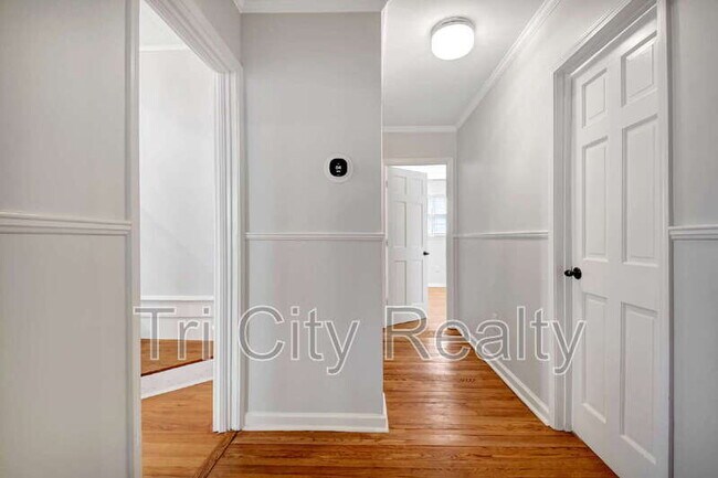 Building Photo - 115 Church Aly