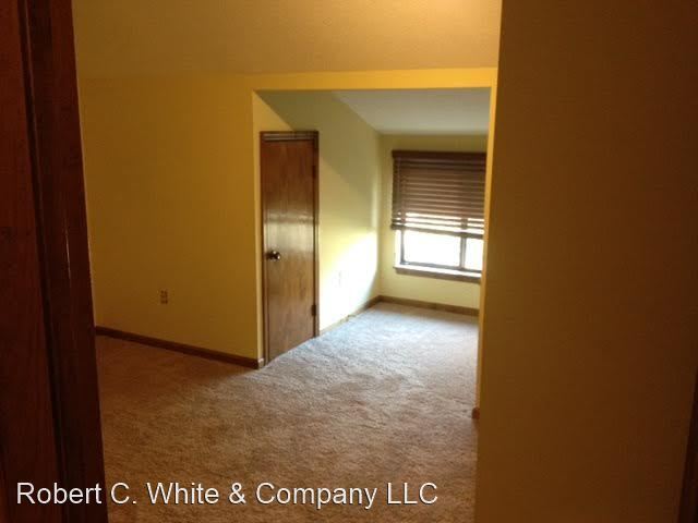 Building Photo - 2 br, 1.5 bath House - 33 Sherman Lane