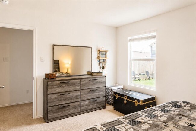 Building Photo - 193 Gypsum Vly