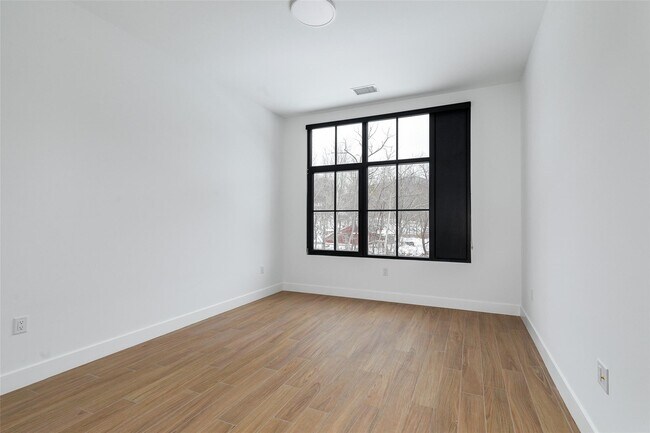 Building Photo - 200 Arno Dr