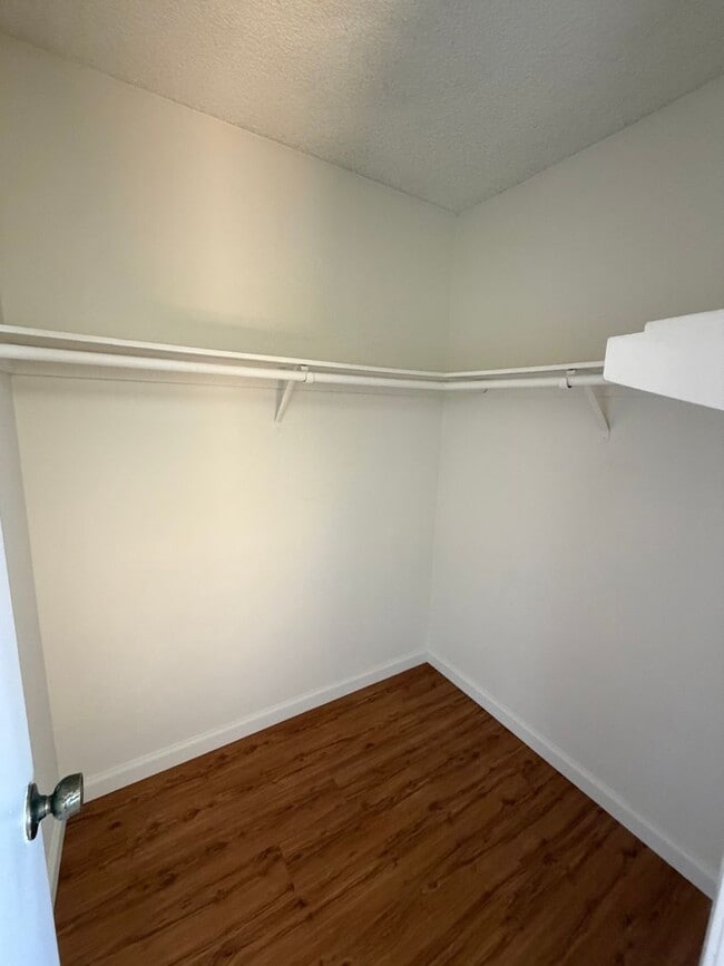 Building Photo - Camarillo Street