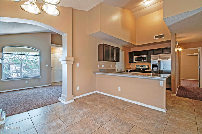 Building Photo - 7117 Mesquite Tree Ln