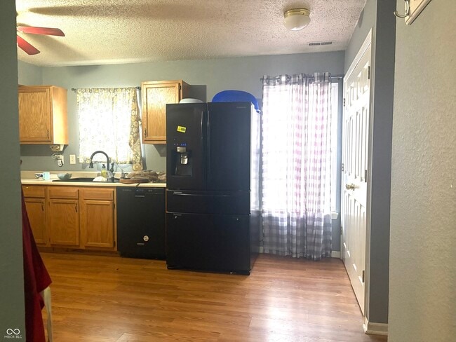 Building Photo - 8127 Maple Stream Blvd