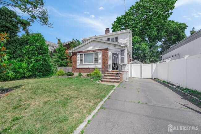 Building Photo - 1144 Amboy Ave