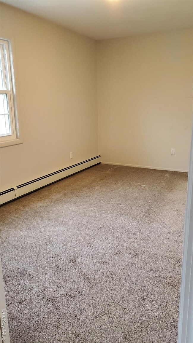 Building Photo - 460 Old Town Rd