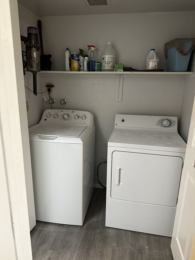 Building Photo - Calle Norlo