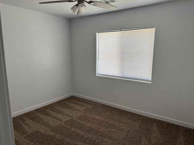 Building Photo - 21601 Garibaldi Ct