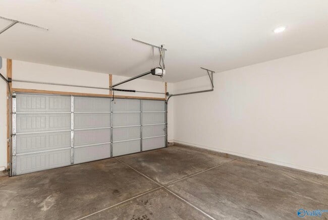 Building Photo - 418 Falls Pointe