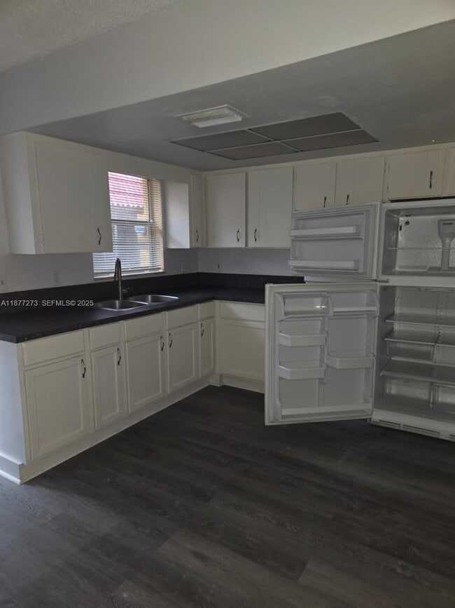 Building Photo - 5221 NW 27th St