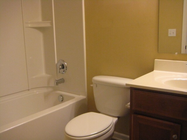 Building Photo - 1829 Cottage Grove Way