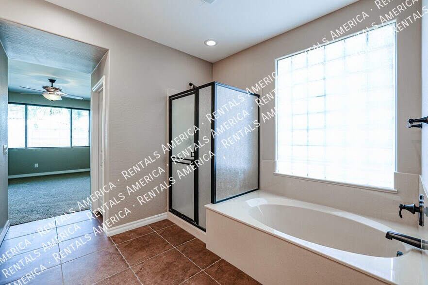 Building Photo - 613 W San Carlos Way