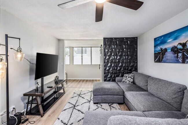 Building Photo - 225 Lili?uokalani Ave