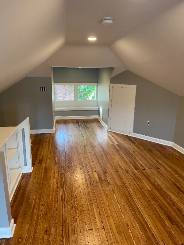 Building Photo - 1001 9th Ave