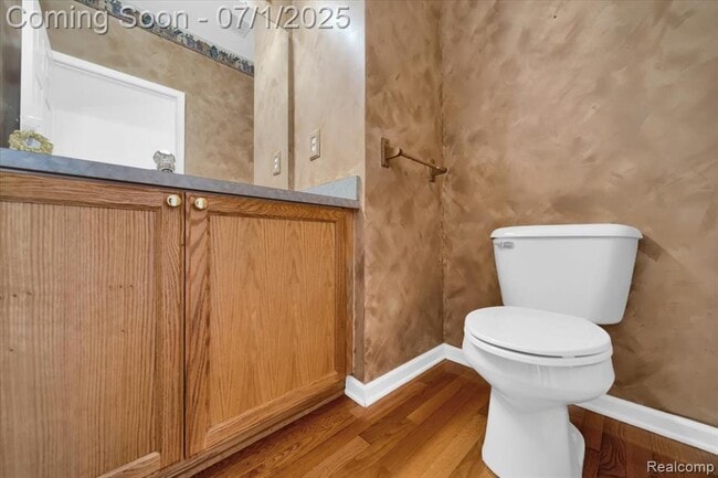 Building Photo - 2565 River Woods Dr N