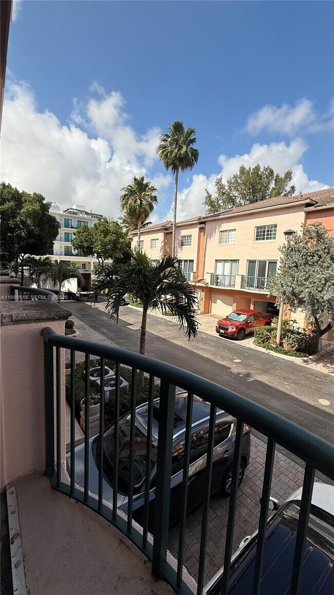 Building Photo - 2107 SE 10th Ave