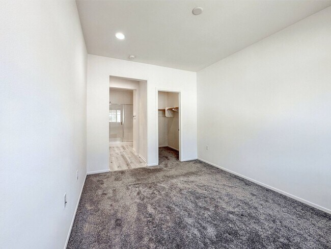 Building Photo - 3180 E Yountville Dr