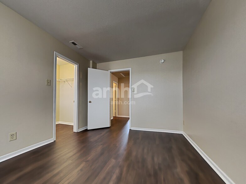 Building Photo - 3347 Hemlock St