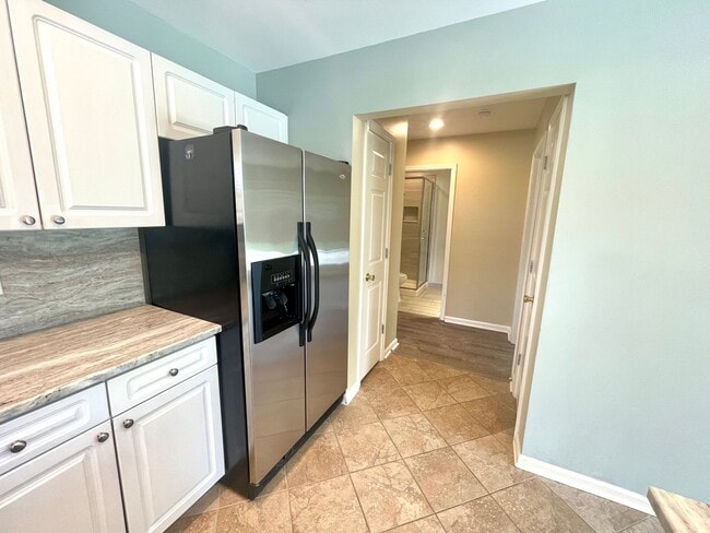 Building Photo - 3 Bedroom, 2 Bath Townhome in Park West of...