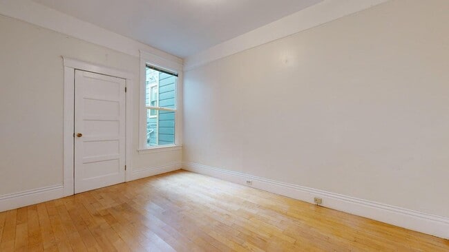 Building Photo - 2136 Hayes St