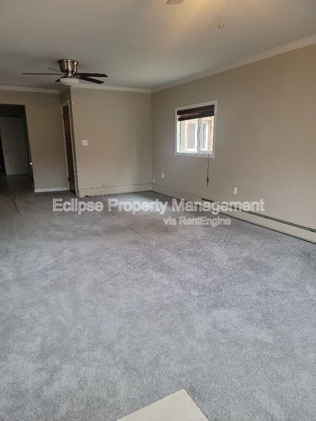 Building Photo - 805 3rd St