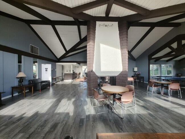 Building Photo - U{COMMING - PEACEFUL 2BD/2BA CONDO NEAR THE PARK  refrigerator