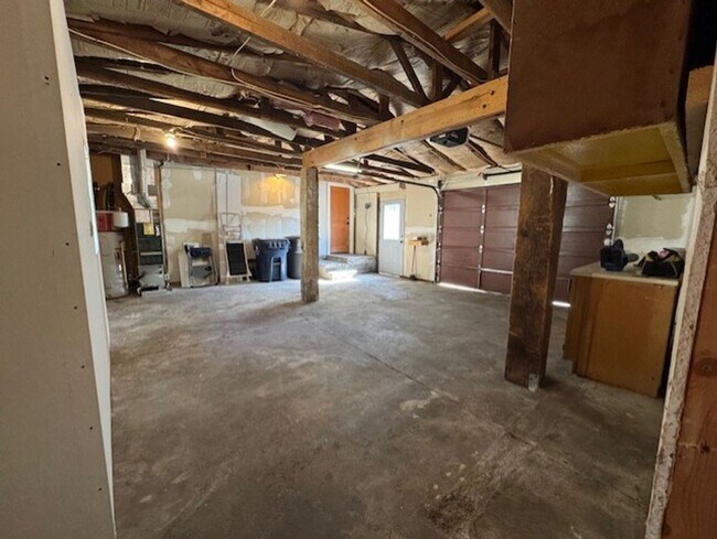 Building Photo - Downtown Bend Bungalow