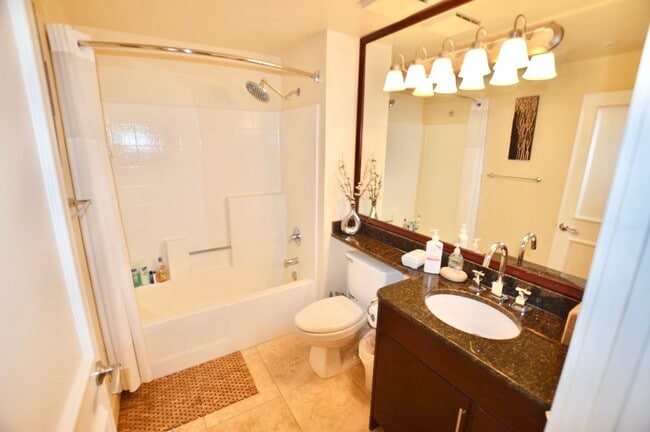 Building Photo - Meridian Luxury 1 Bed/1Bath Condo in Resort Style Community.