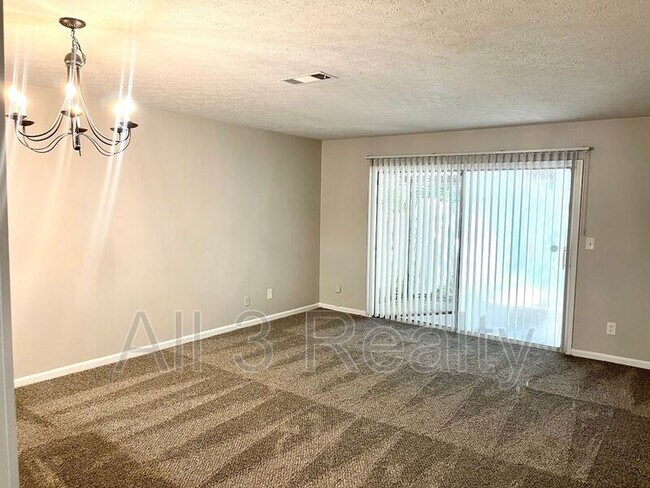 Building Photo - 210 Sheraton Ct