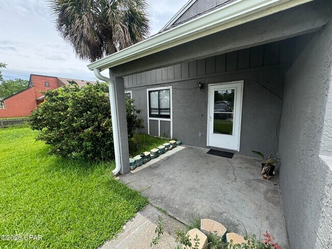 Building Photo - 116 Christie Ln