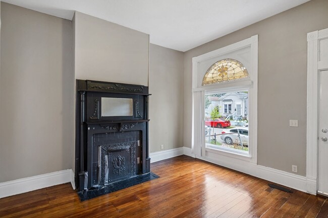 Building Photo - Remodeled 3BR/ 2BA Home in Shelby Park!