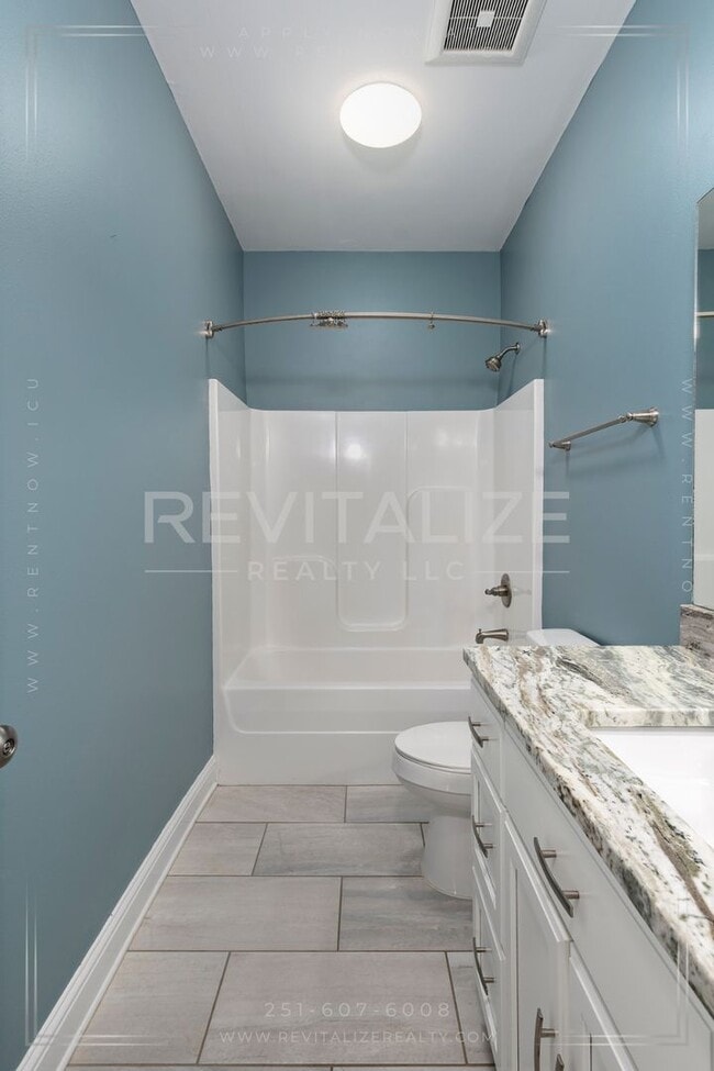 Building Photo - Modern Comfort Meets Luxury Living in Mobile