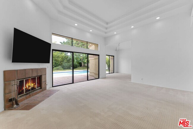 Building Photo - 3516 Malibu Country Dr
