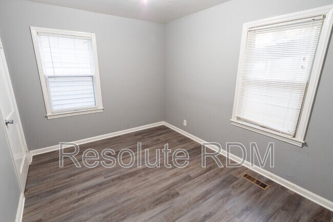 Building Photo - 1128 Sterling St