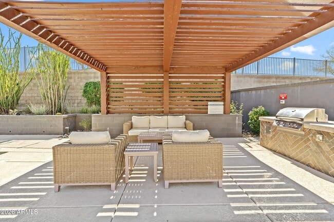 Building Photo - 1 Easy St