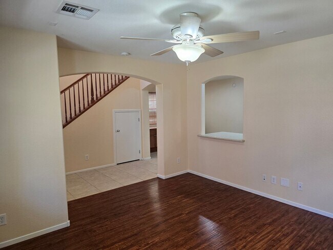 Building Photo - 9160 Column Ct