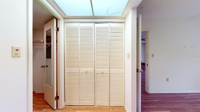 Building Photo - 3432 Lake Bayshore Dr