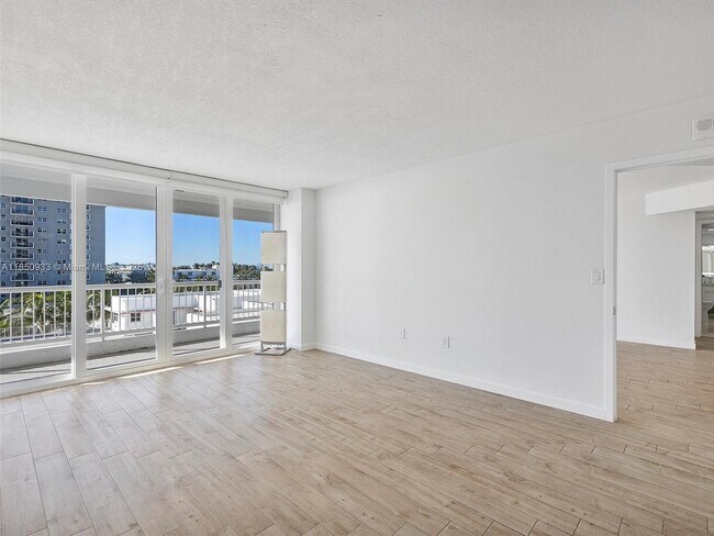 Building Photo - 9341 Collins Ave