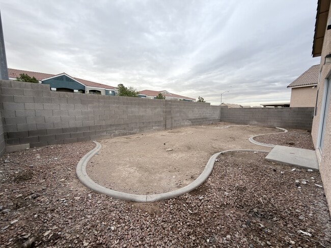 Building Photo - 8232 Fame Ave