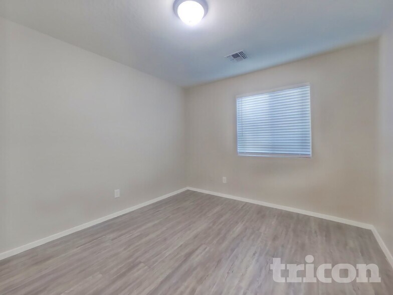 Building Photo - 15456 W Desert Mirage Dr