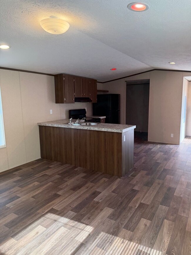 Building Photo - 3 Bed / 2 Bath Rental Available – Loris Area